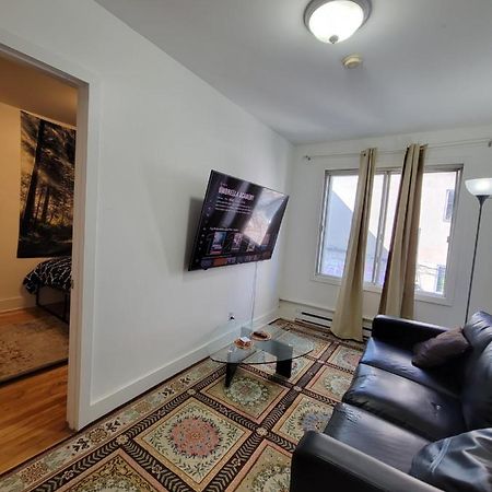 Small Condo In Montreal -Fast Wifi ภายนอก รูปภาพ
