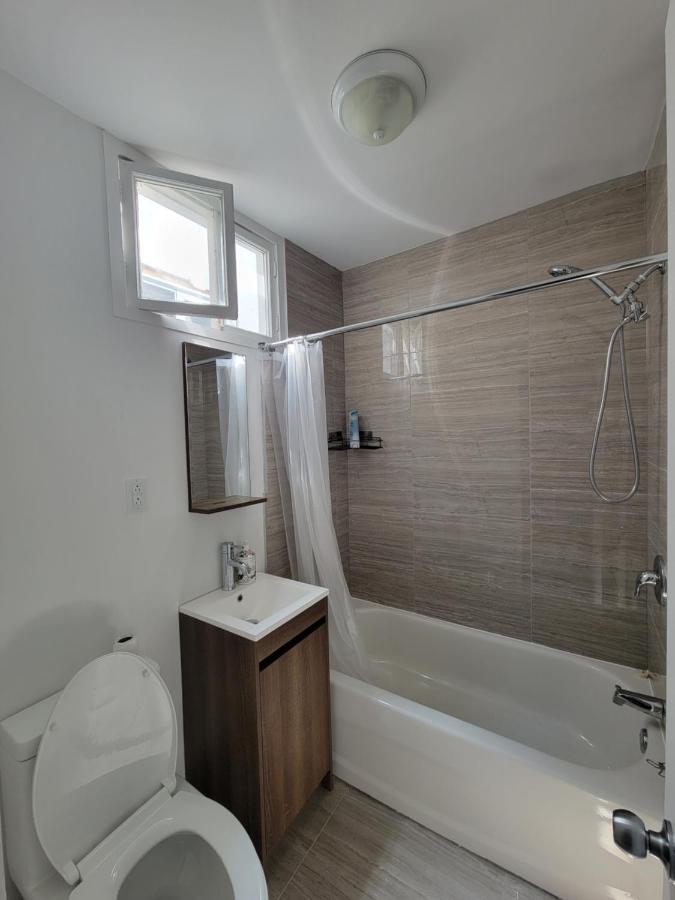 Small Condo In Montreal -Fast Wifi ภายนอก รูปภาพ