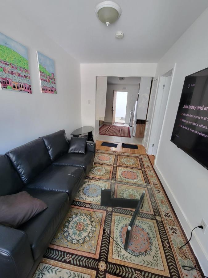 Small Condo In Montreal -Fast Wifi ภายนอก รูปภาพ