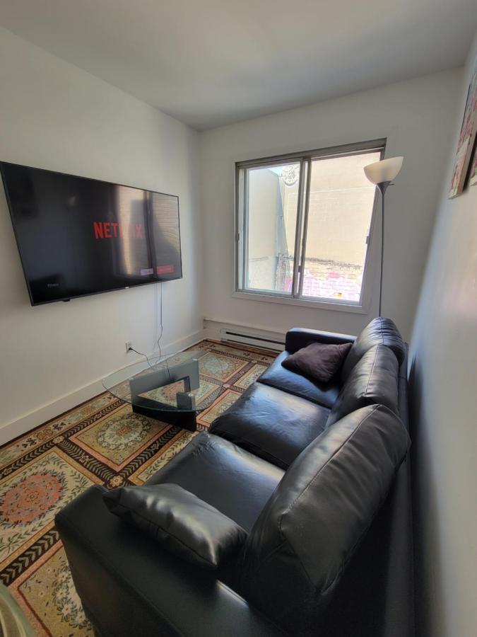 Small Condo In Montreal -Fast Wifi ภายนอก รูปภาพ