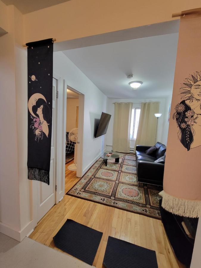 Small Condo In Montreal -Fast Wifi ภายนอก รูปภาพ